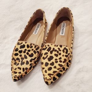Steve Madden New Gemmy Feather Leopard print Genuine Cow Hair Flats Size 8.5